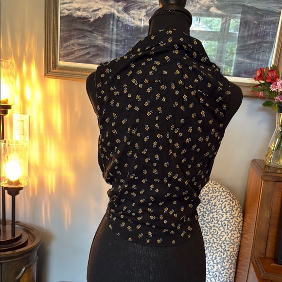 Crop button up - Picture 3 of 3